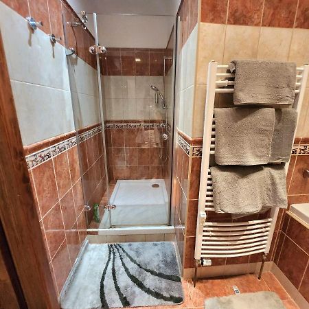 Spacious Apartment 6Min From The Dancing House Praga Exterior foto