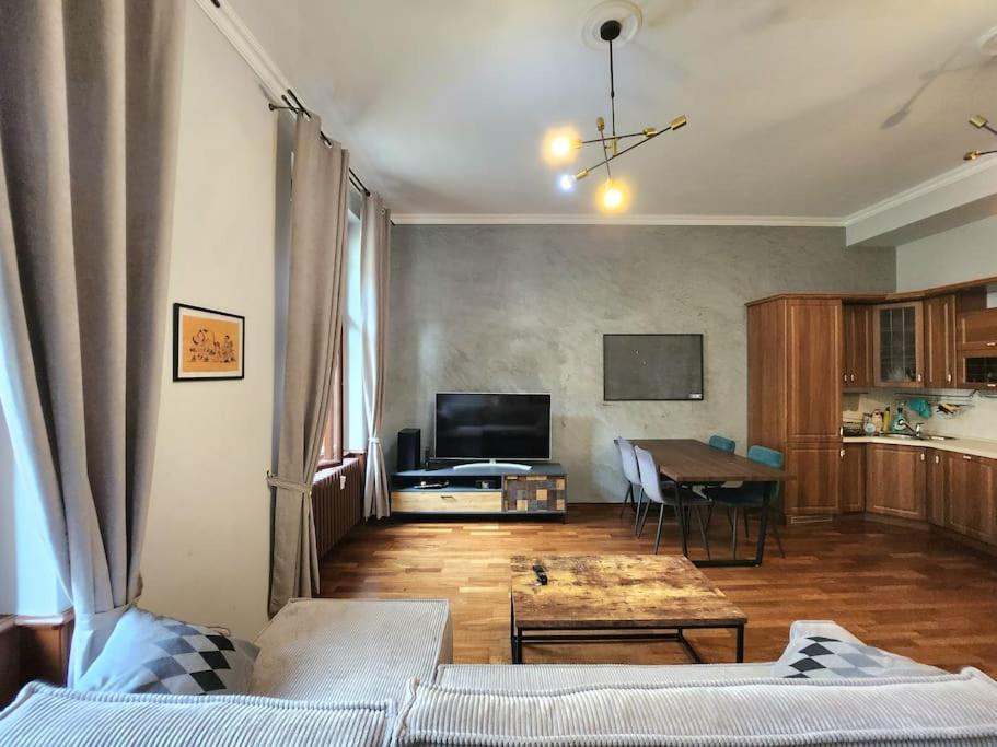 Spacious Apartment 6Min From The Dancing House Praga Exterior foto