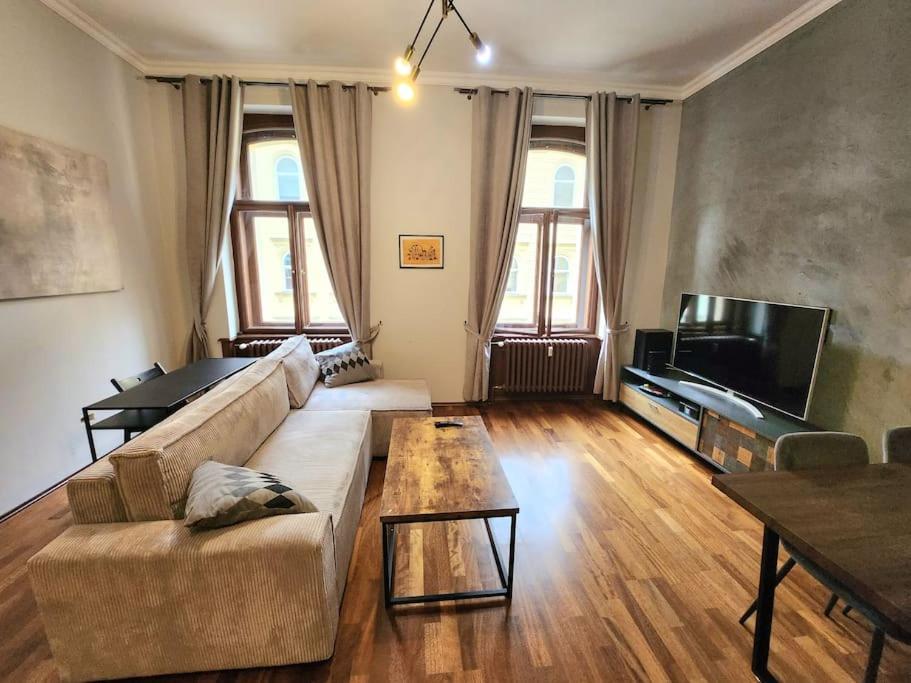 Spacious Apartment 6Min From The Dancing House Praga Exterior foto