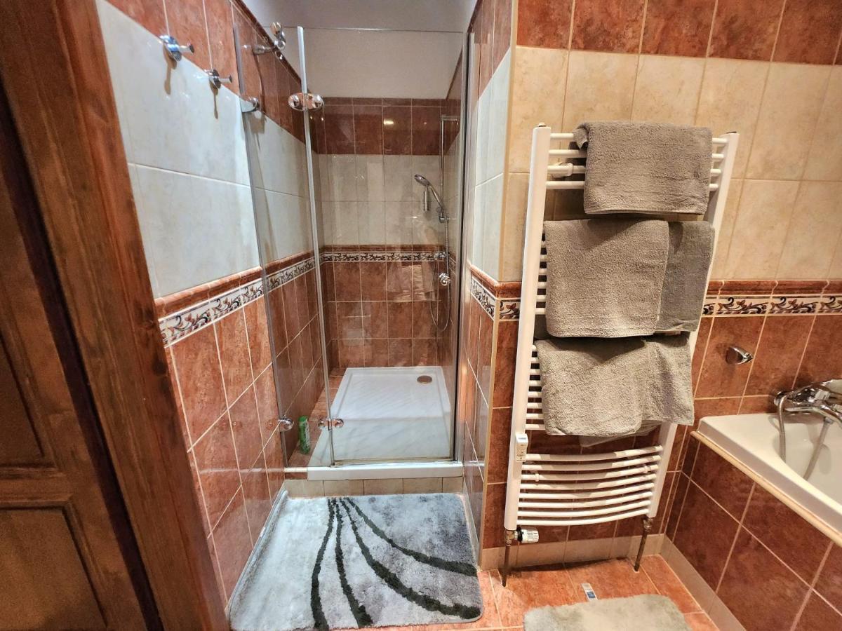 Spacious Apartment 6Min From The Dancing House Praga Exterior foto