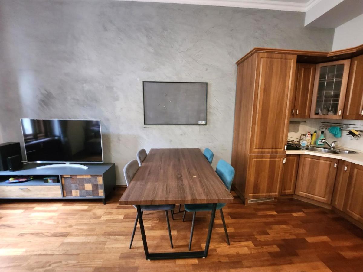 Spacious Apartment 6Min From The Dancing House Praga Exterior foto